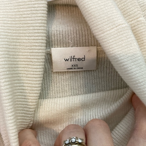 Wilfred White Turtleneck Crop Sweater with Long Sleeves - Picture 2 of 12